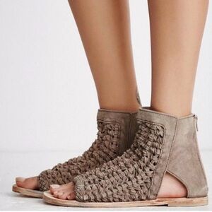 Free People ISLAND CRUISER Woven
Suede Ankle Boot Booties Sandal Size 38
US-7.5